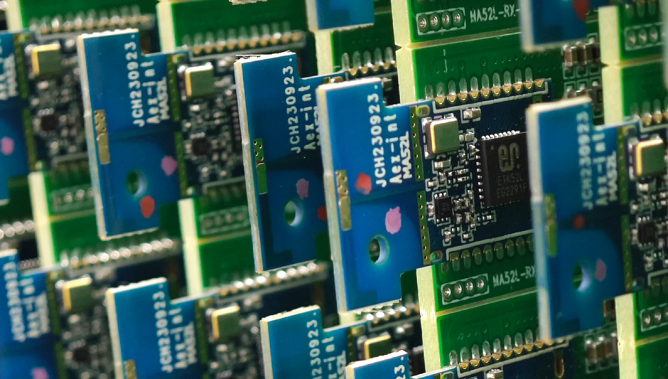 Kepiye pabrik pabrik PCBA kanthi kabutuhan produksi saka desain circuit sing kompleks?