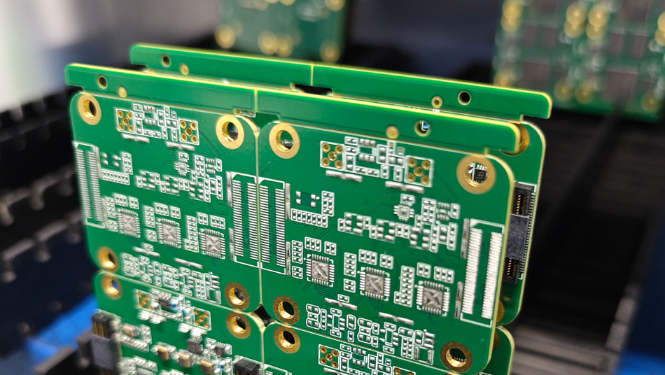 Njelajah proses produksi ijo lan tren pembangunan mbesuk ing pabrik PCBA